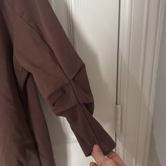 Brown Women's Jacket 3/4 sleeve cinched dear scarlet size medium - Picture 4 of 4